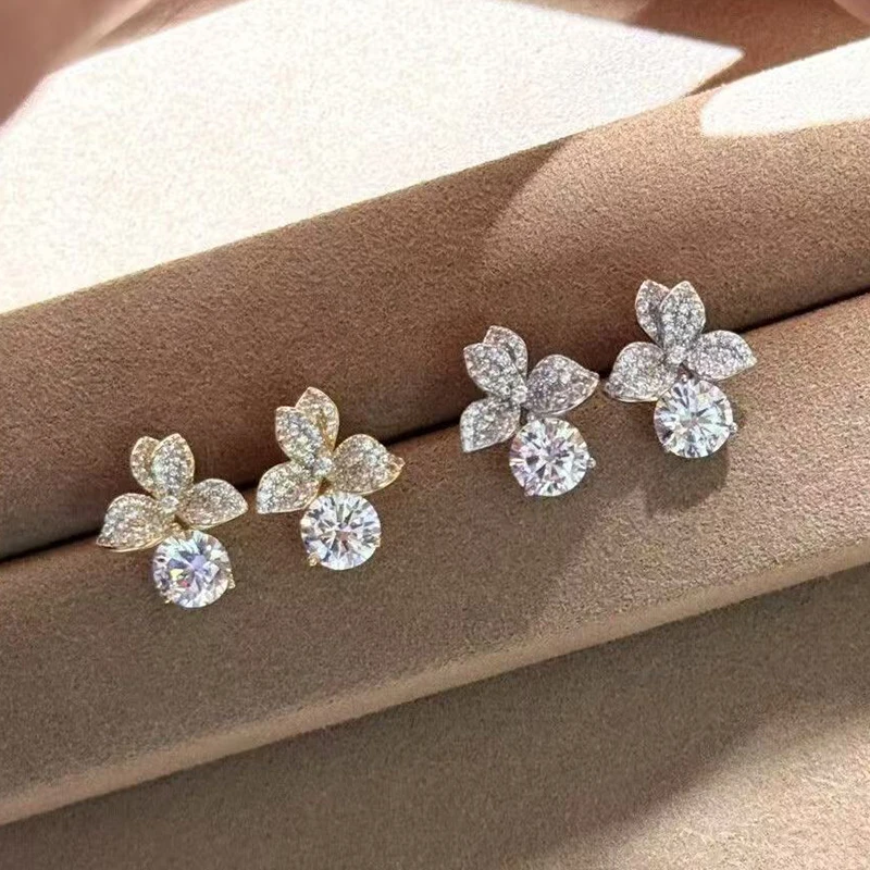 18K Plated 1CT D Moissanite Stud Earrings for Women Sparkling Wedding Bridal Jewelry 925 Silver Flowers Promise Ear Studs Gifts