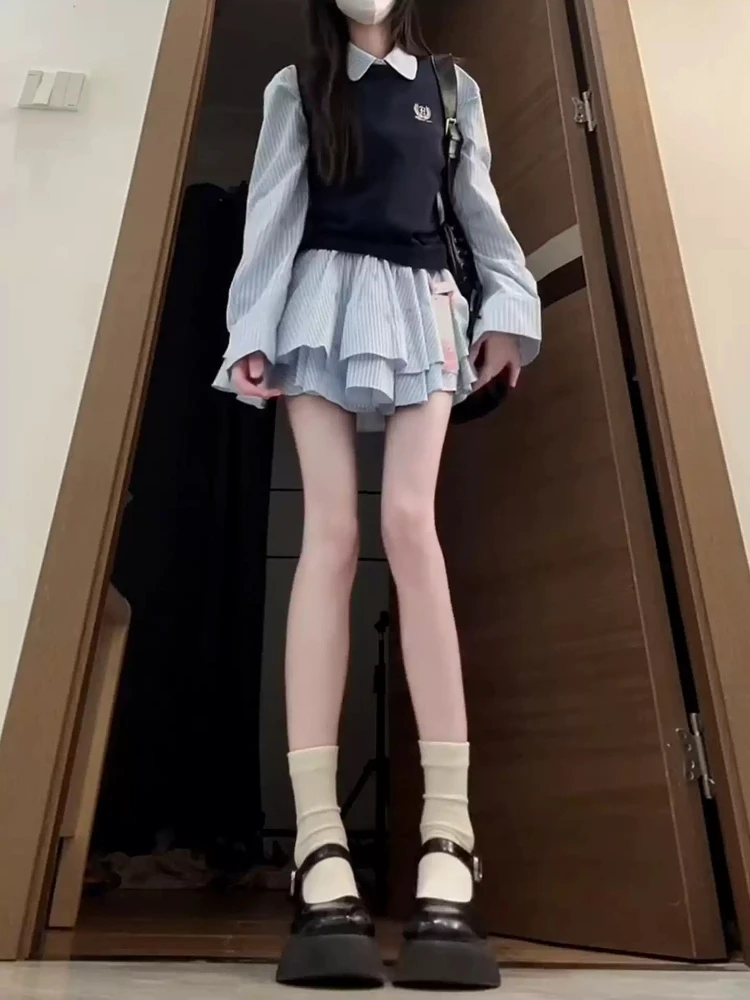 ชุดเซ็ตสองชิ้นสไตล์เกาหลีสำหรับฤดูใบไม้ผลิและฤดูใบไม้ร่วง เสื้อเชิ้ตแขนยาวลายทาง + เสื้อกั๊กถักนิตติ้ง ชุดลำลองสำหรับผู้หญิง