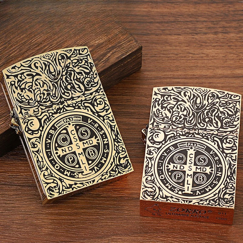 ولاعة الكيروسين الكبيرة من قسطنطين زورو، آلة درع، نقش بستة جوانب مرجحة وموسعة، هدية رجالية راقية