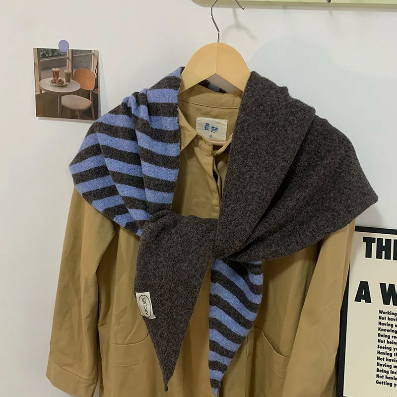Herfst en winter nieuwe imitatie kasjmier gestreepte driehoekige gebreide sjaal handdoek om warm te blijven en gebreide halssjaal toe te voegen