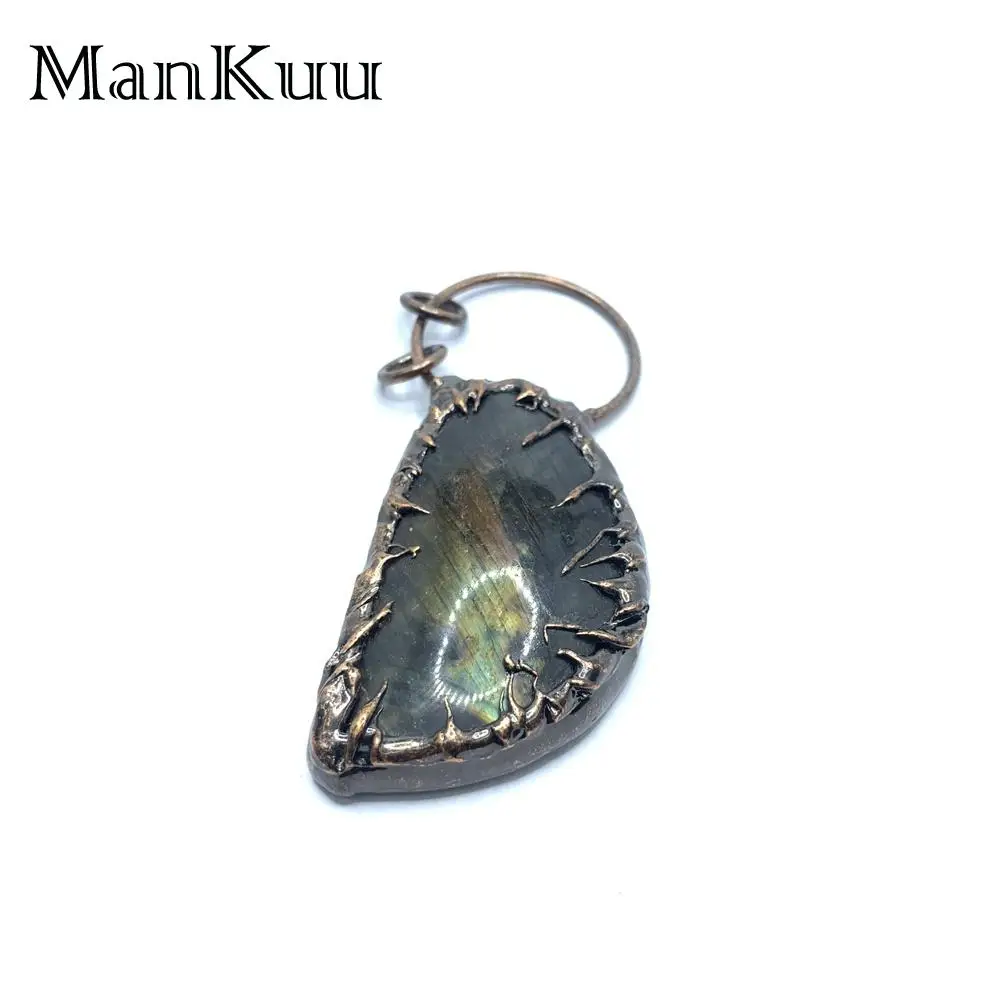 Mankuu Antique Bronze Plating Natural Labradorite Gemstone Shark Tooth Circle Pendant Sweater Chain Necklace Women Men