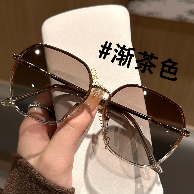 Sunglasses Women's Summer Sun Protection Polarized UV Protection Strong Light Sun Glasses2024New Trendy Korean Large Rim Slimmin