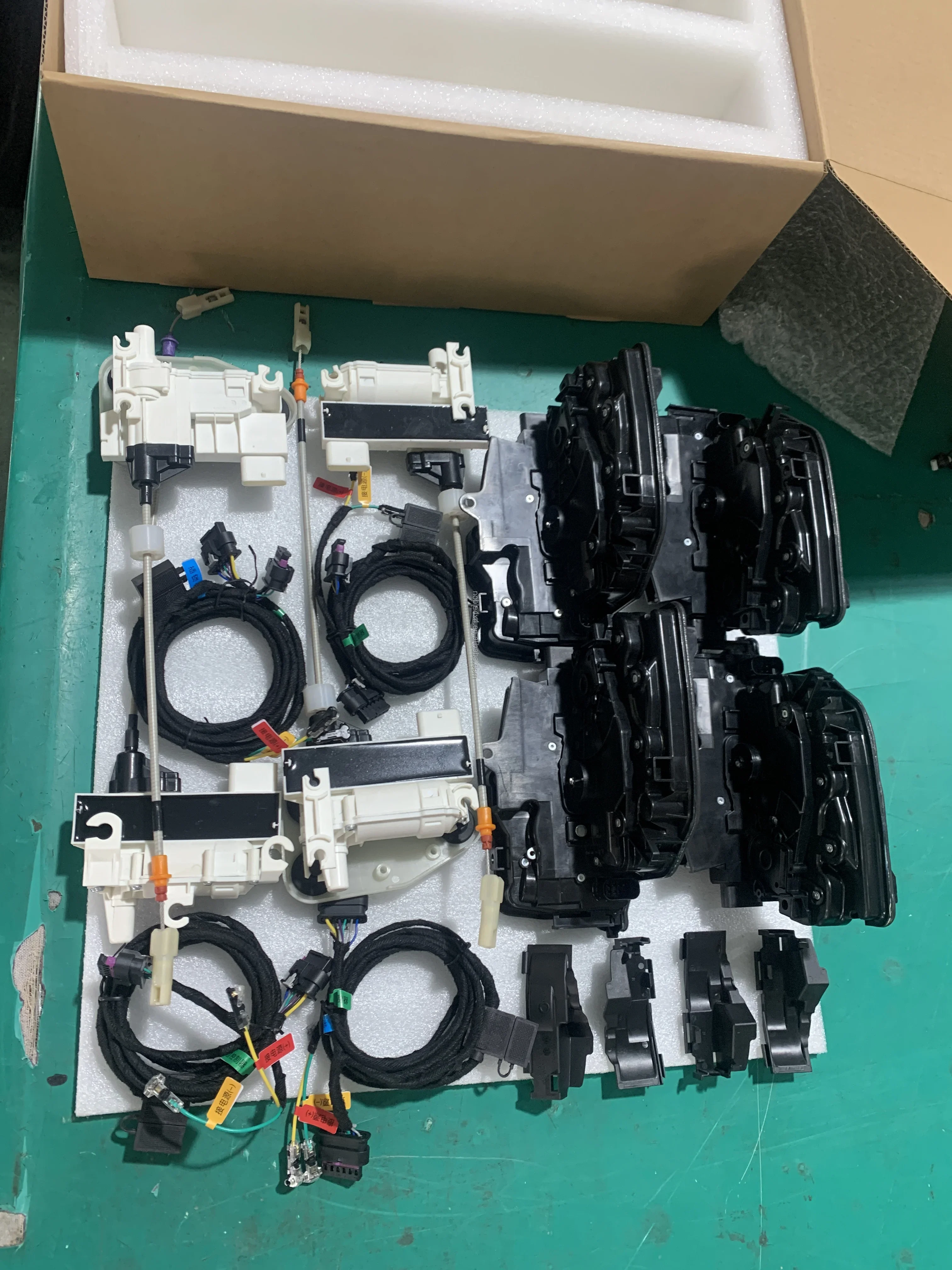 

Hot Selling Electric Soft Close Door Lock Kit, Automatic Suction Door for 5/6/7/8 Series G38 G12 F91