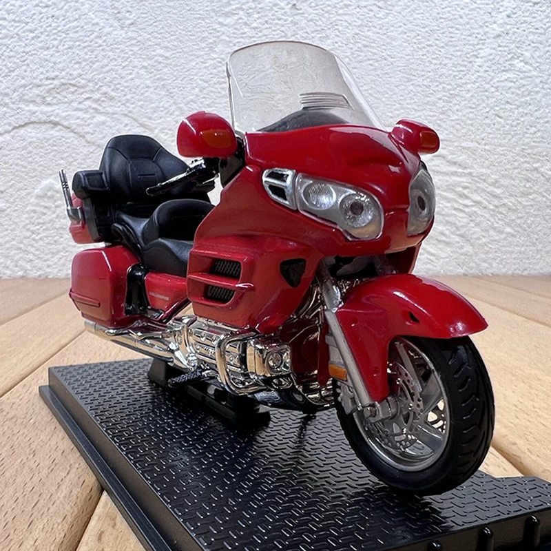 Aleación fundida a presión para adulto, modelo de motocicleta de alta resistencia, 1:24, ala dorada 2004, Colección clásica, exhibición estática,