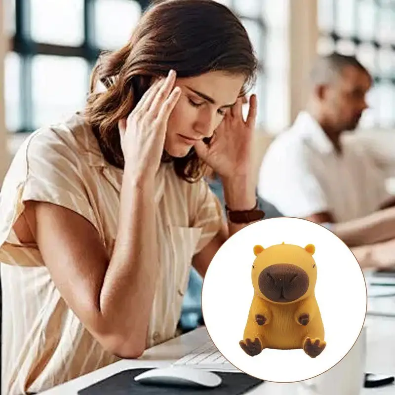 スクイーズおもちゃ子供のためのフィジェットゴムカピバラスクイーズモデル子供のためのデスクトップ飾り弾性ピンチおもちゃガールフレンド妻