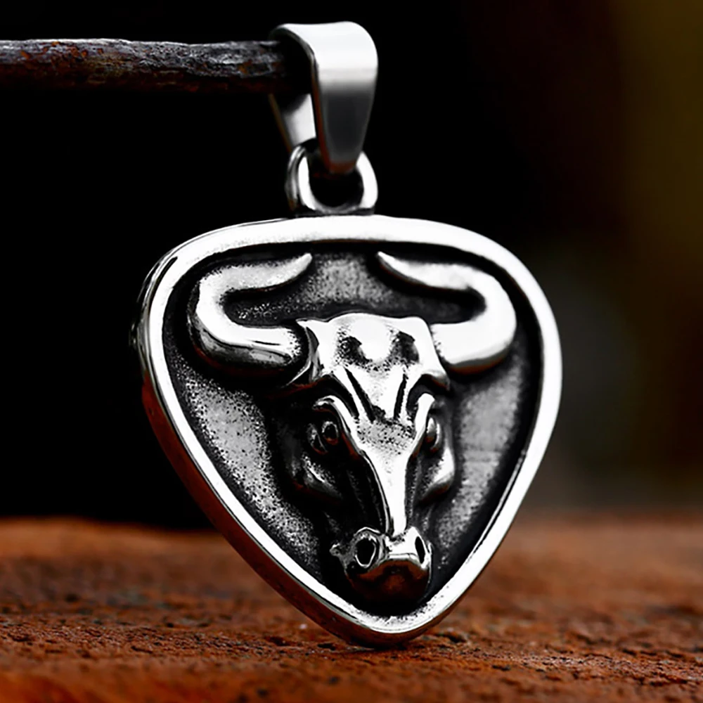 Ciondolo testa di toro Vintage per uomo collana animale a forma di cuore Punk in acciaio inossidabile 316L regali di gioielli spagnoli Matador