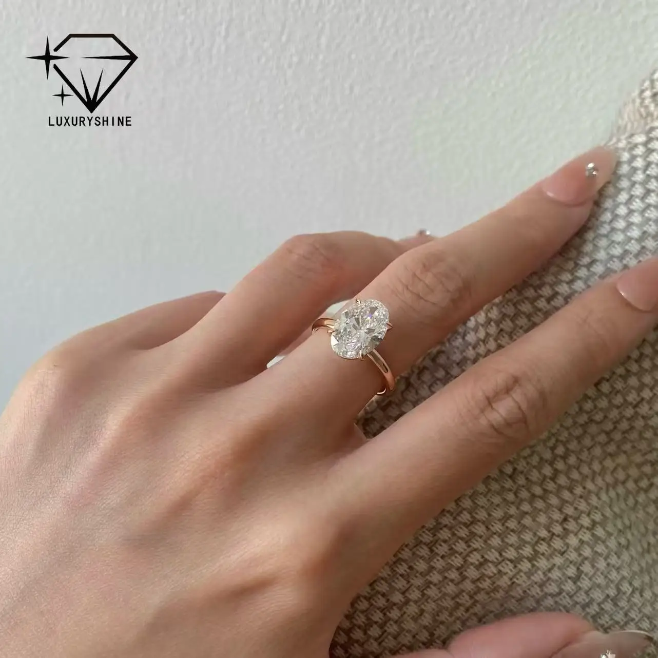

Luxuryshine 1CT 2CT 3CT 4CT 5CT VVS2 Oval Lab Grown Diamond Ring 18K Yellow Gold custom Jewelry Wedding&Engagement Ring