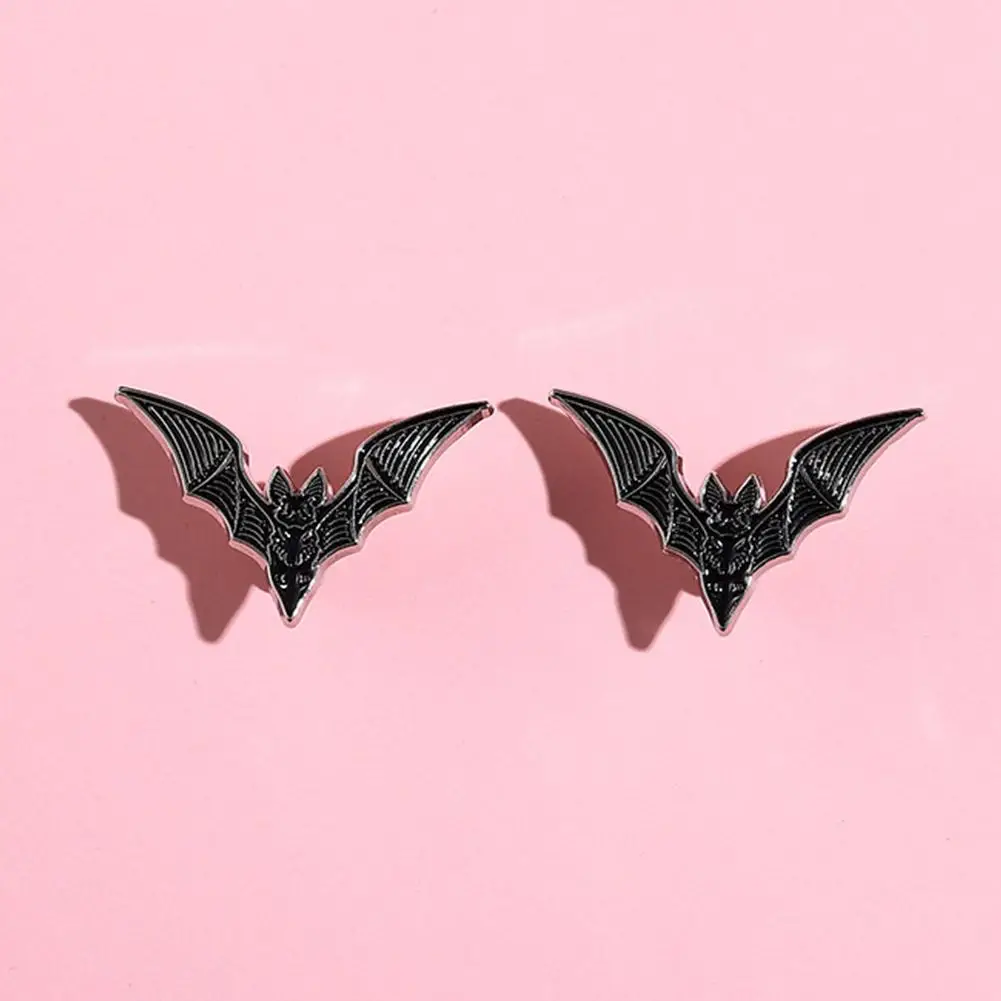 Dark Punk Style Enamel Pins Custom Vintage Gothic Bat Brooches Lapel Badges Halloween Animal Bat Brooches Spooky Jewelry Gifts