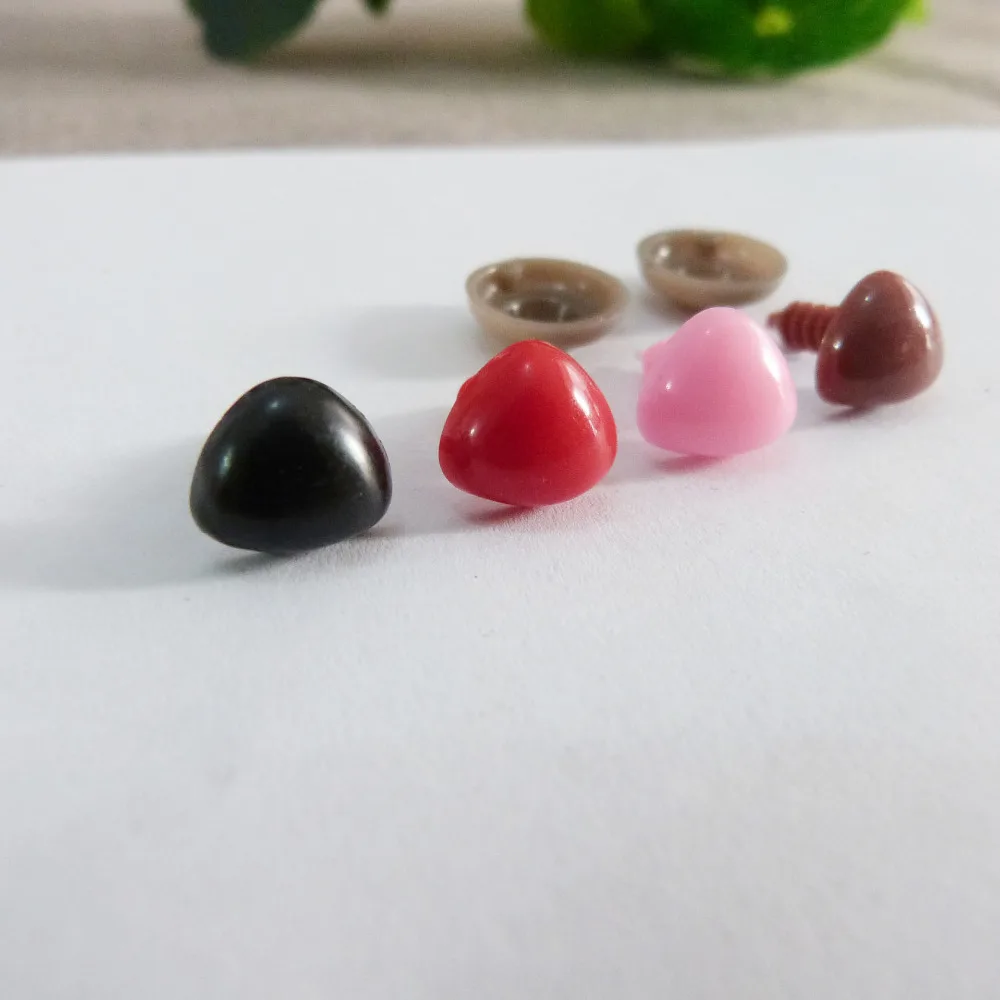 50pcs/lot 9/11/15/18/20/22/26/29/35mm red/black/brown/pink  Triangle plastic safety toy noses & soft washer for diy doll