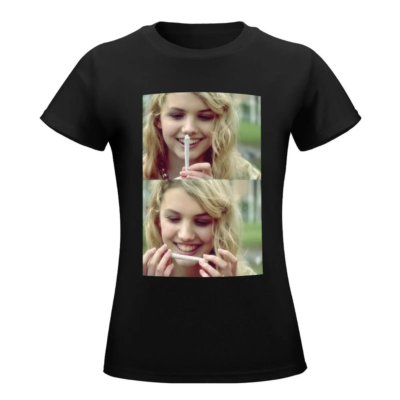 Skins Cassie sticker T-Shirt funny Female clothing Woman T-shirts