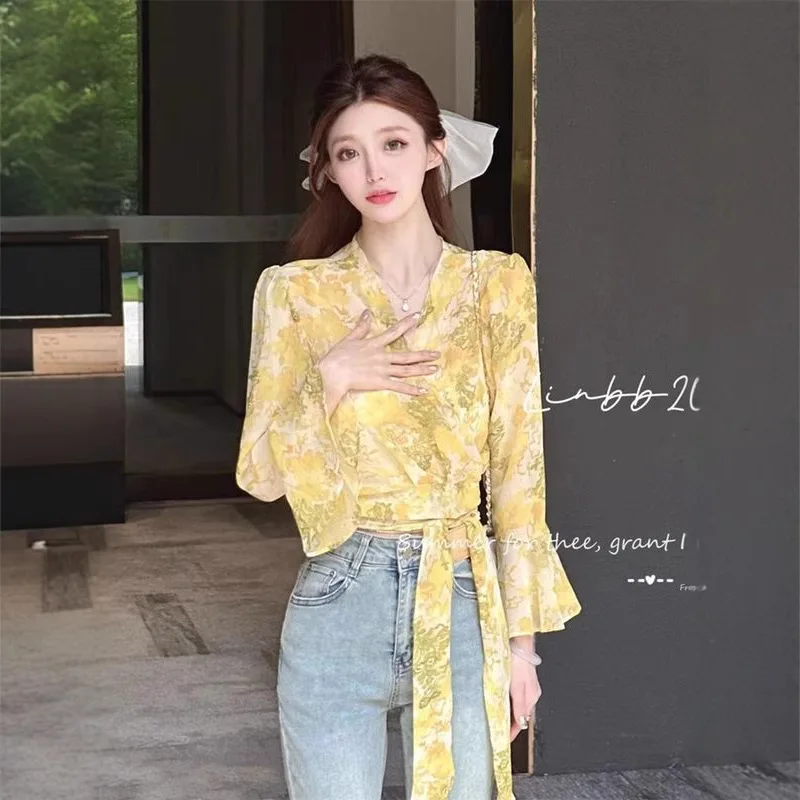 Modische Gedruckt Bogen Unregelmäßige Bandage Blumen Hemd Weibliche Kleidung 2025, Sommer Neue Casual Tops Flare Hülse Bluse