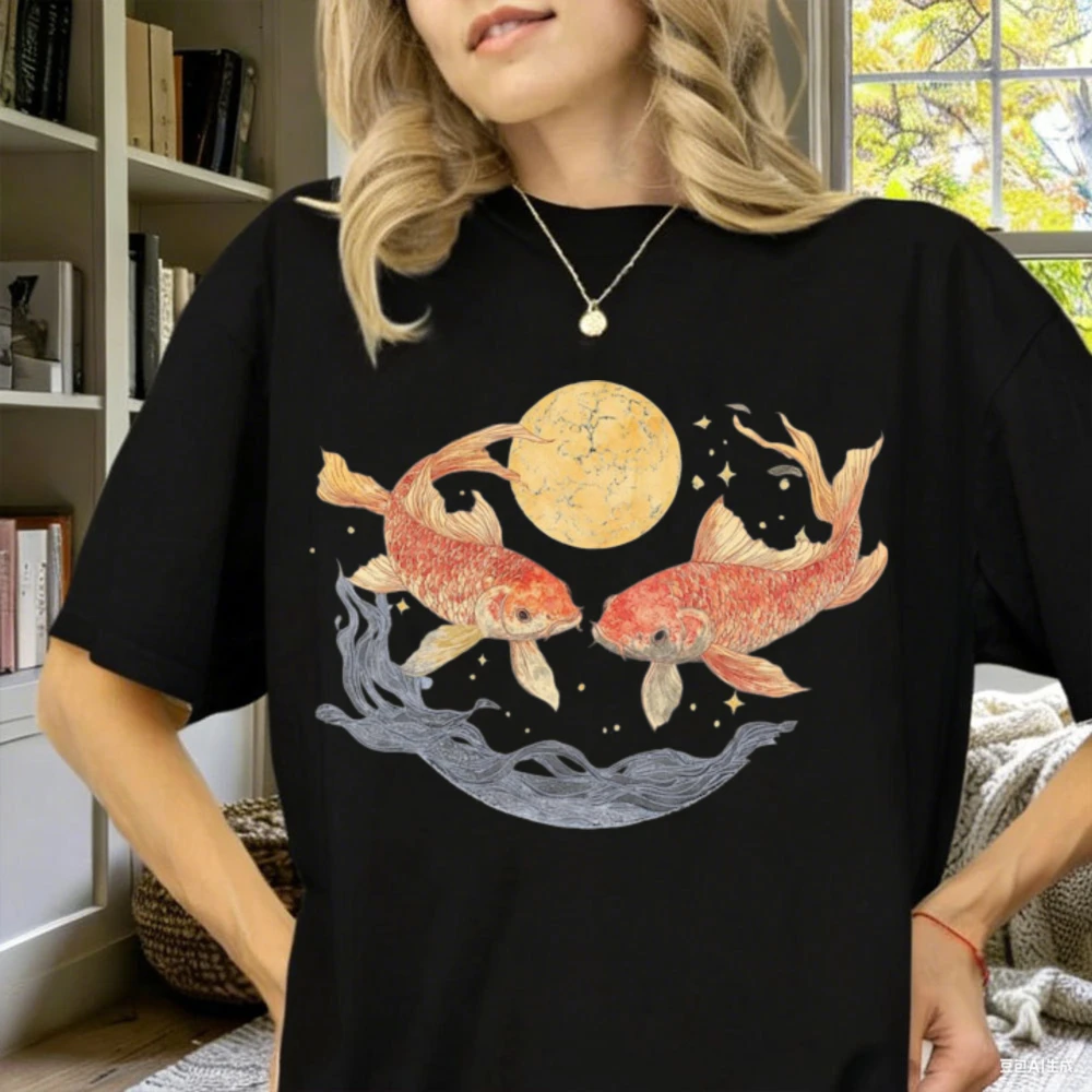 Vintage Japanese Koi Fish Nautical Animal Motif Asian Art Nouveau Tokyo Style for Her Gift Idea Mom Casual Printed T-Shirt Tops