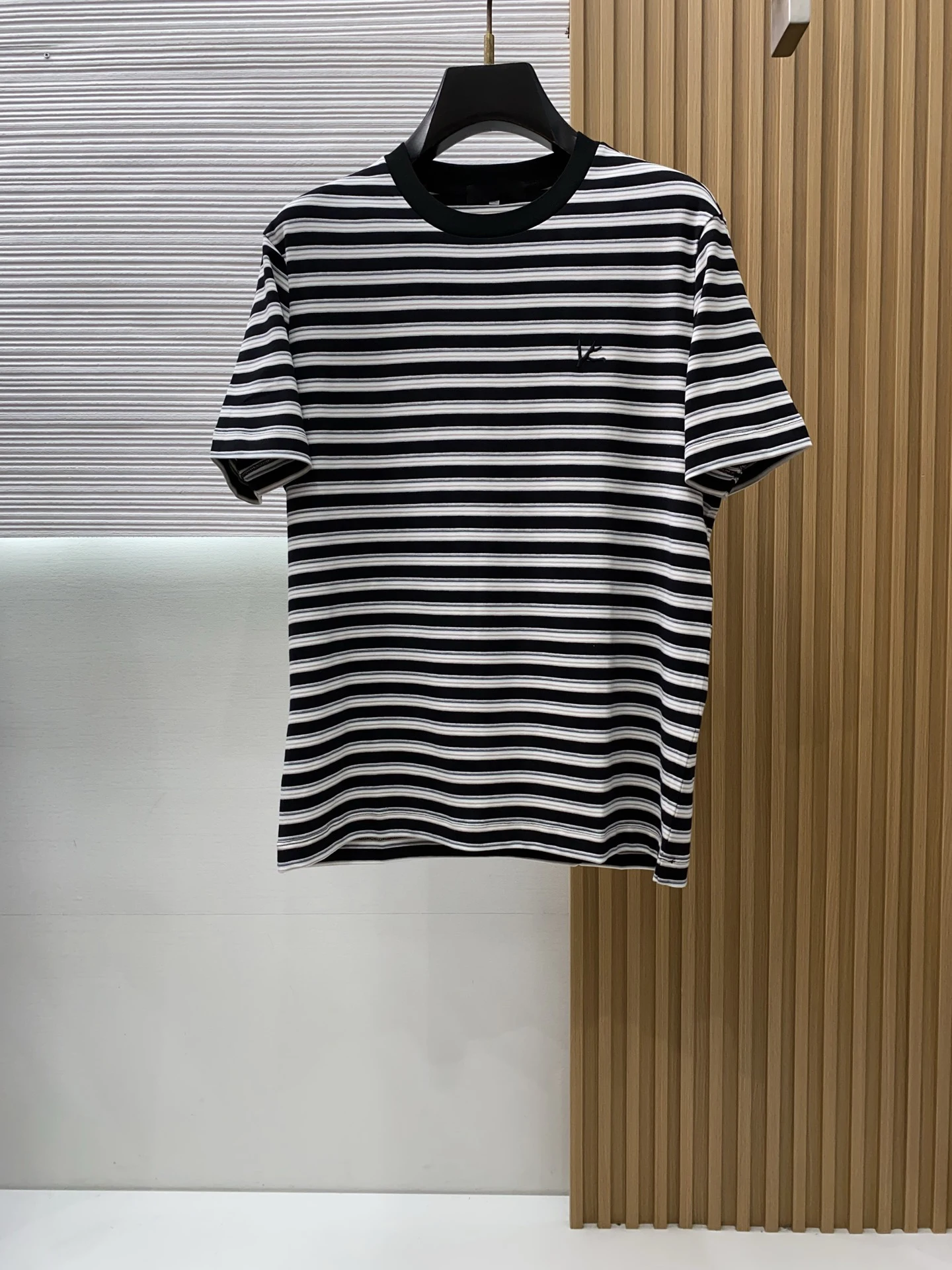 

SIJITONGDAIn 2026, the new men's fashion in spring and summer featured 100 mercerized cotton short-sleeved T-shirts M-4XL.