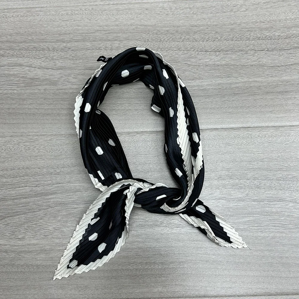 Animal prints fashionable women kerchief neckwear pleated square scarf headwear bag tie 2018 new Foulard Bandana LL190320