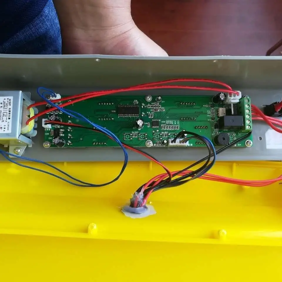 Incubatore completamente automatico piccolo accessorio controller regolatore di temperatura strumento di temperatura e umidità incubazione