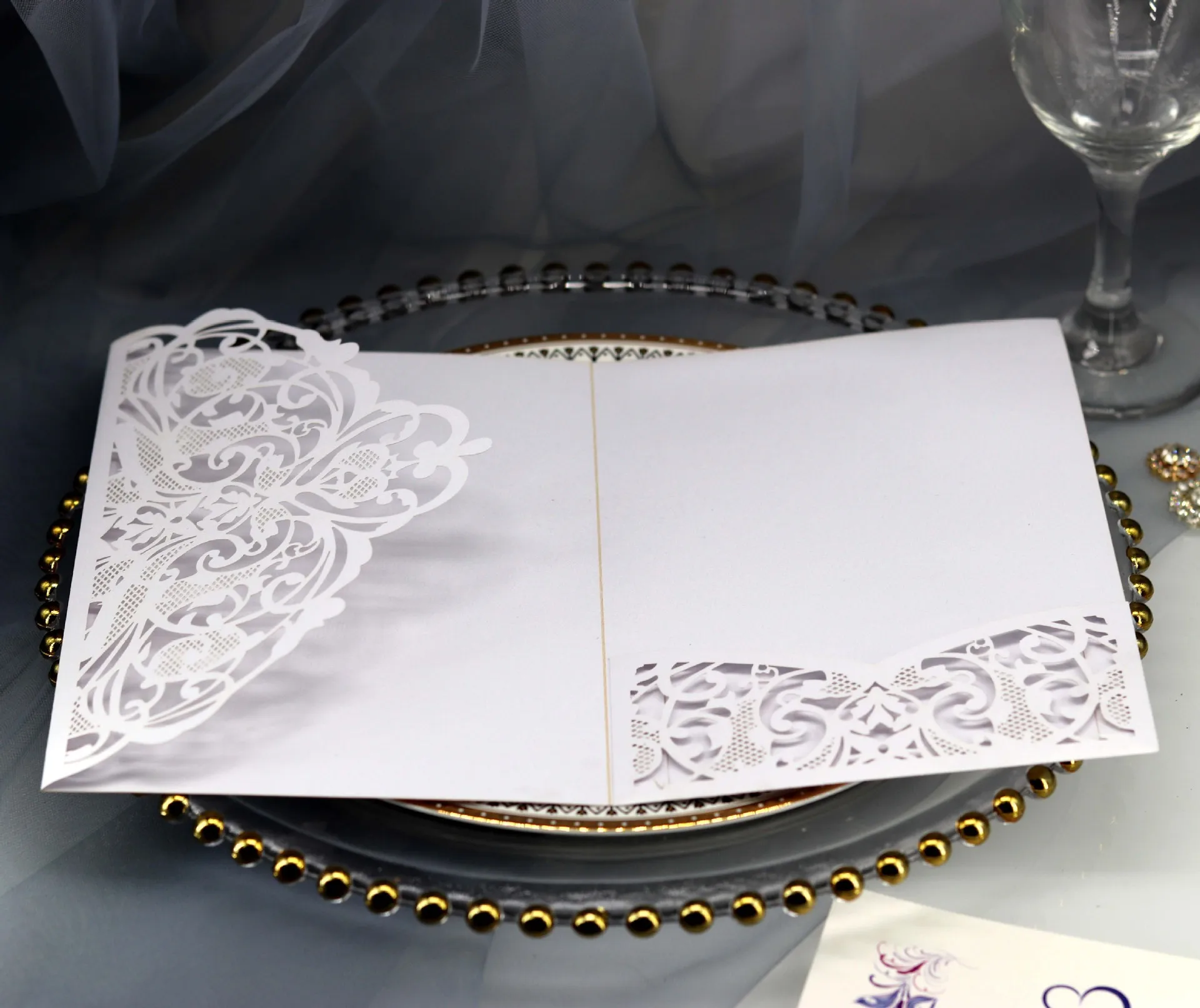 بطاقة دعوة ورقية لؤلؤية ثلاثية الطي لحفلات الزفاف والخطوبة، 12.5 × 18 سم، 50 قطعة