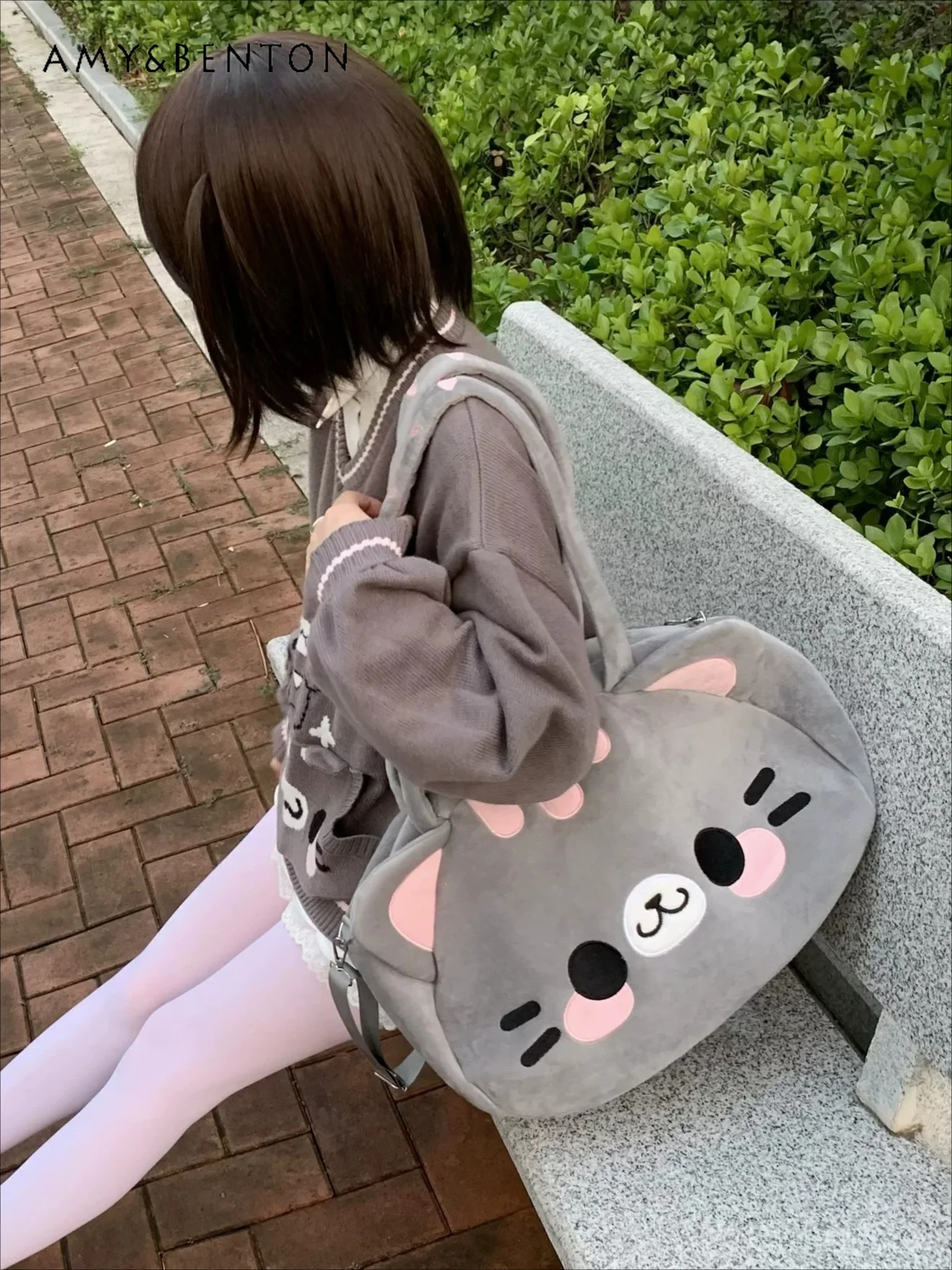 

Japanese Cute Cartoon Embroidery Large Capacity Plush Handbag Daily Versatile Messenger Bag College Style Kawaii Shoulder Bag