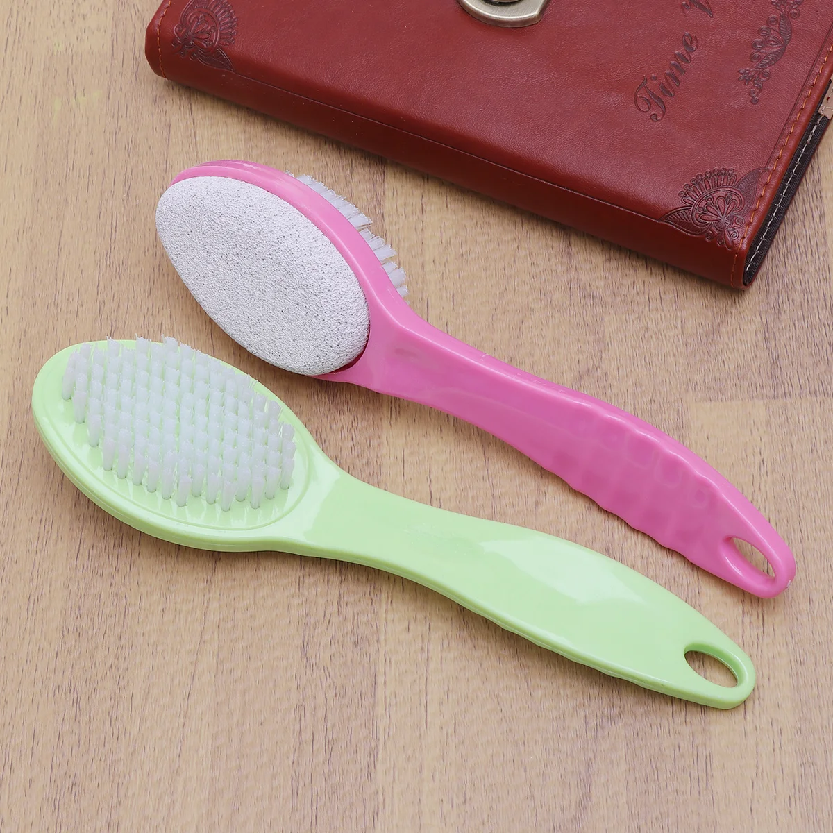 เครื่องขัดส้นเท้า 2 ชิ้น อุปกรณ์กำจัดหนังด้าน ขัดผิวสองด้าน แปรงขัดเท้า ตะไบเท้า ดูแลเท้า ขัดผิวแข็ง