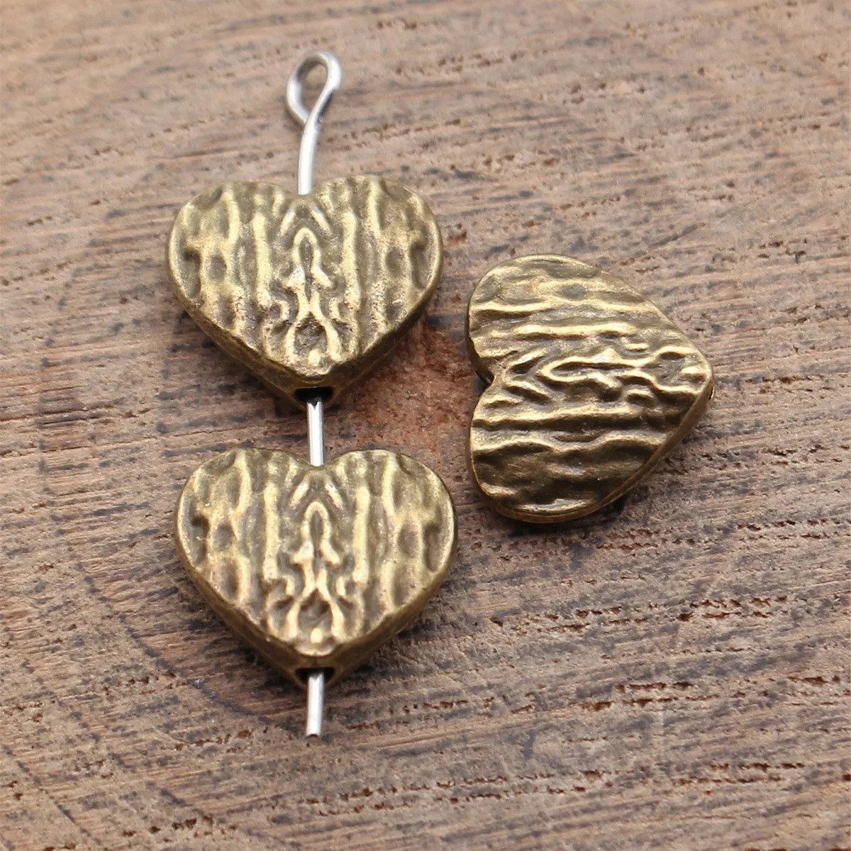 10pcs 12x11mm 3 Colors Textured Heart-Shaped Beads Jewelry Accessories