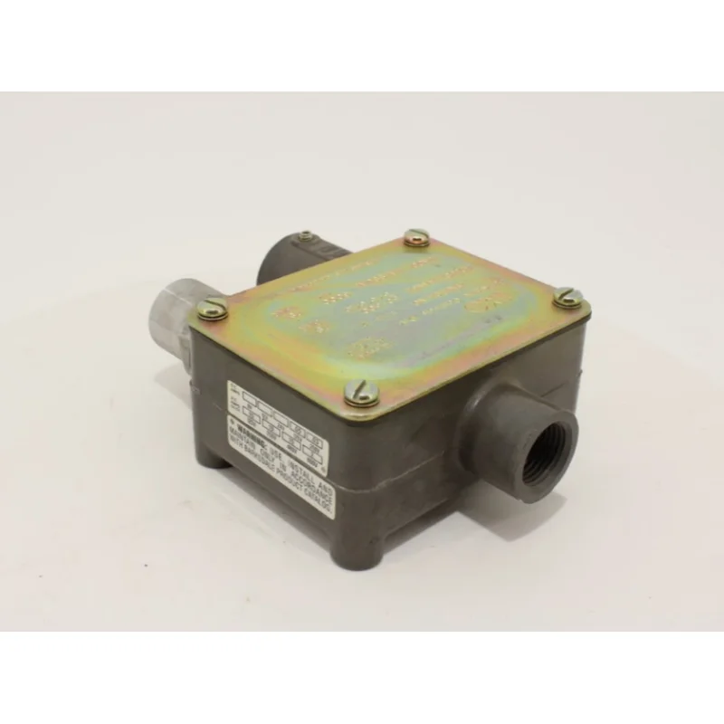 Original New 8151-PL1-B-LH 0417-136 8152-PL1-B-UL 0417-651 8242-PL1-B-EXI 0417-052 8221-PL1-B 0417-018  Pressure Switch