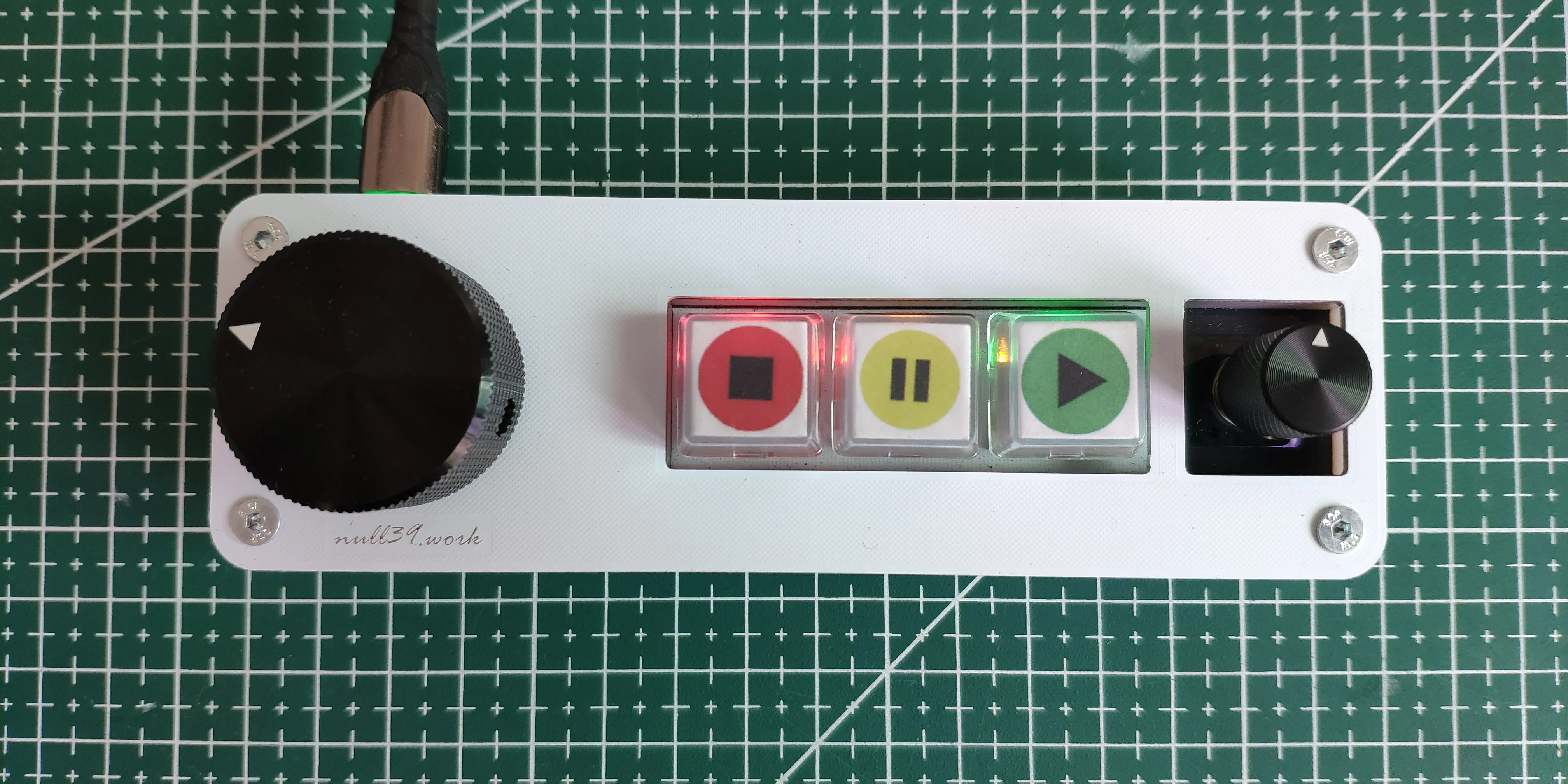

Qlabss/Farragoss/SSPss Stadium/P1 Professional Gig Music Playback Controller