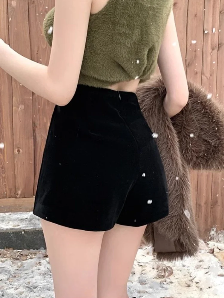 Black High Waisted Shorts Women Velvet Autumn Winter Cozy All-match Streetwear Korean Fashion Daily Zip-up Шорты Женские Simple