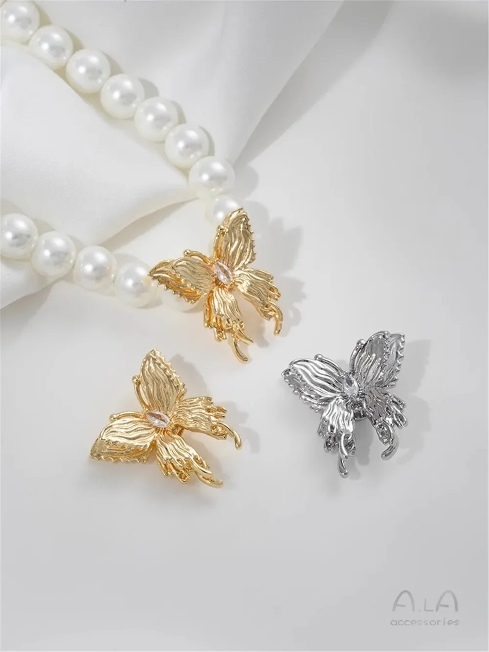 

14K Gold-coated Three-dimensional Double Butterfly Bead Pendant DIY Handmade Pearl Bracelet Necklace Jewelry Accessories B376