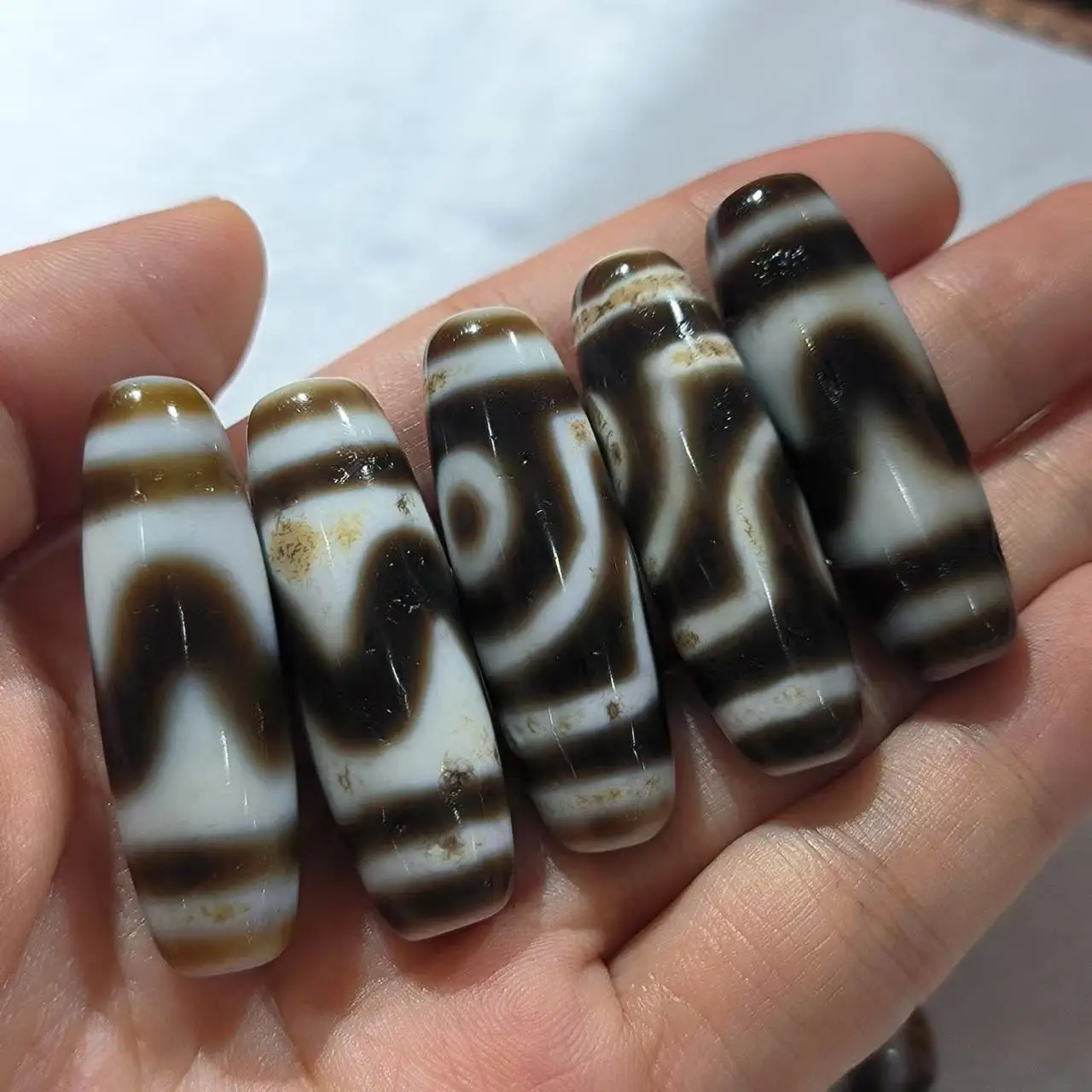 

1pcs/lot natural agate dzi Black and white Multiple patterns calcify Weathered lines Accessories for bracelet necklaces Ethnic