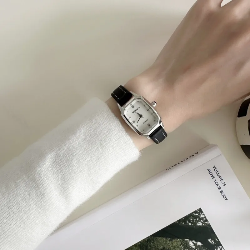 Women's watch Fashion Retro Digital Dial Casual Watches Square Leather Fashionable Quartz Wristwatch for Women Gift Reloj Mujer