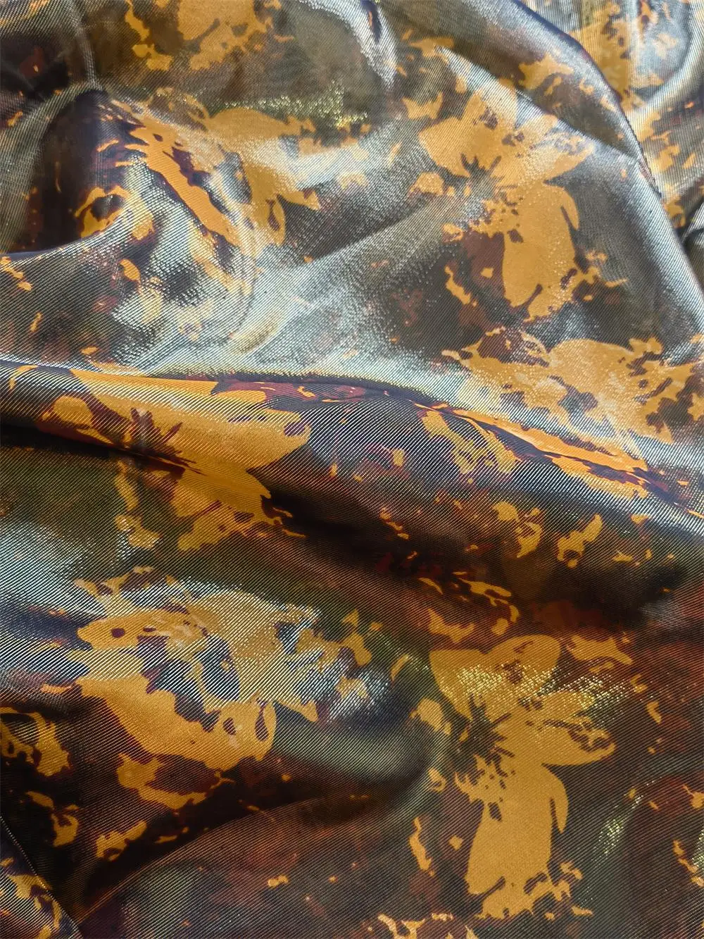 Gold Satin Silk Mulberry Silk Glossy Gold Leather Printed Fabric Light and Elegant Fabric