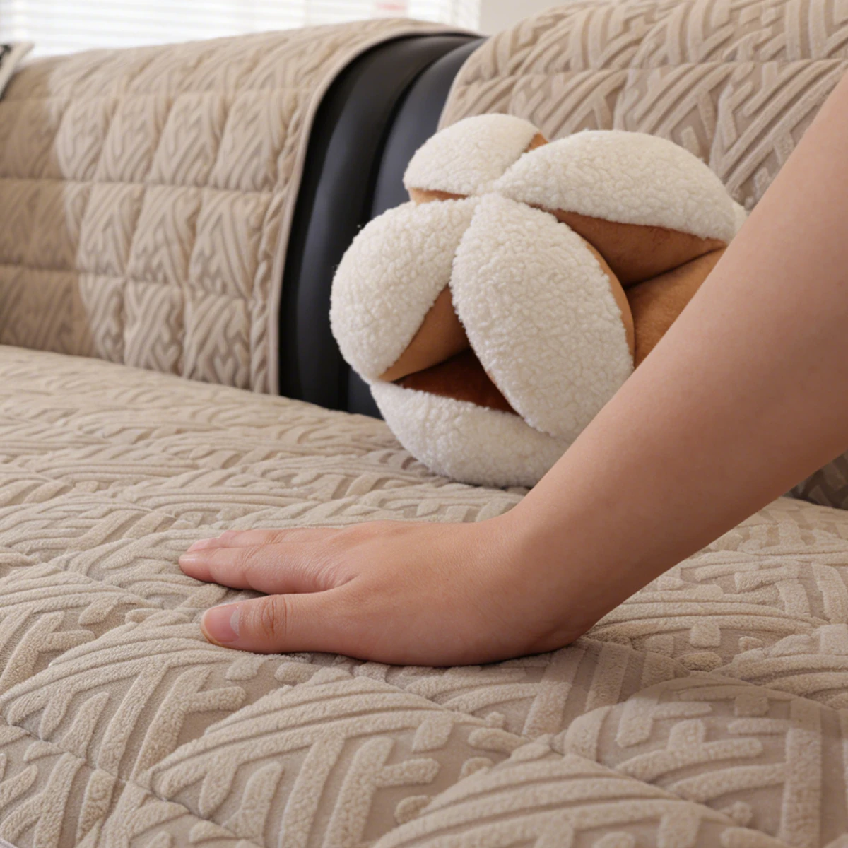 1PC Anti-Slip Sofa Pad Soft Comfortable Dust-Proof Washable Pet-Friendly All-Season Sofa Cover Protector - view 3