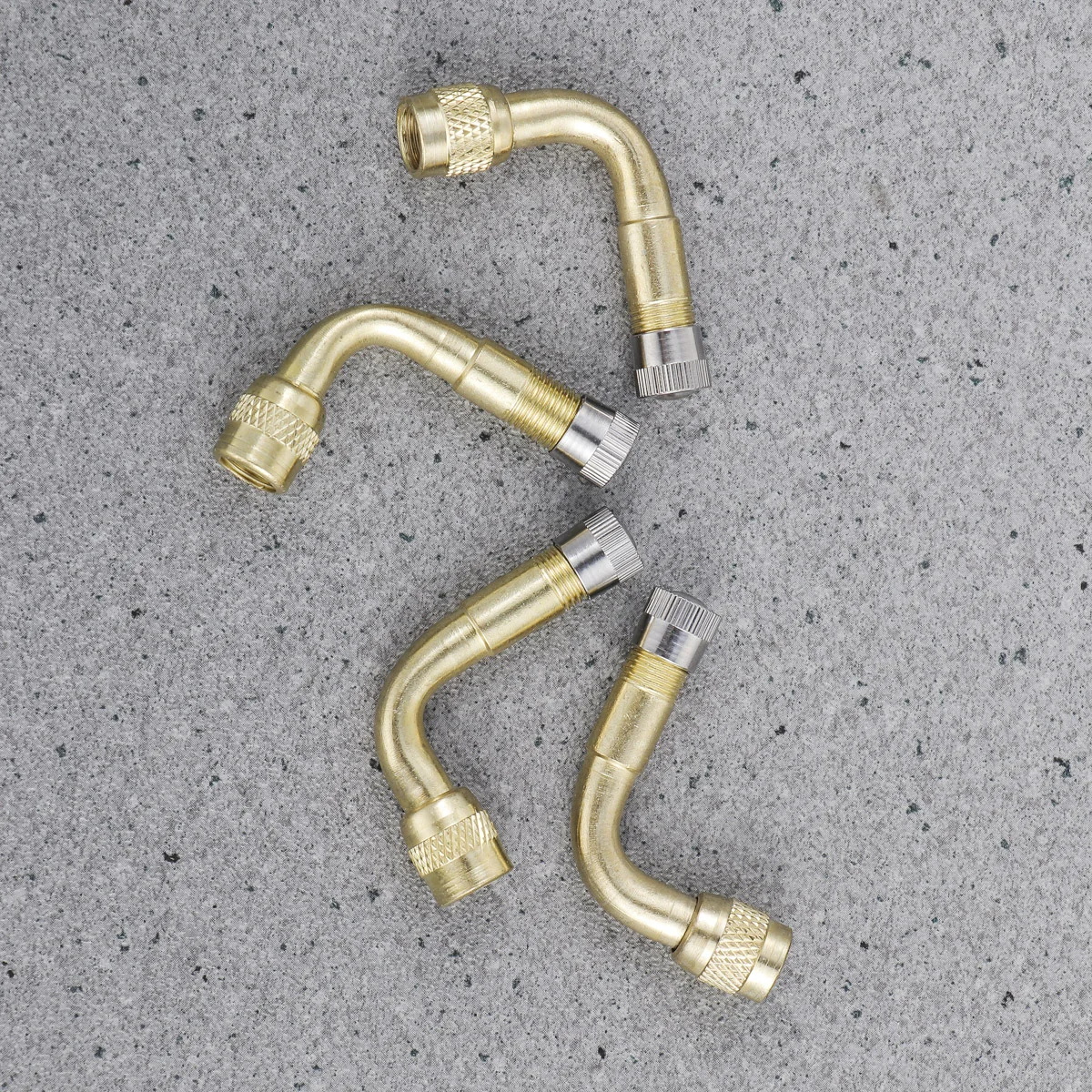 Extensor de haste de válvula de latão, 4 unidades, adaptador de pneu de 90 graus para carro, motocicleta, caminhão, rv, rodas duplas, fácil inflação, tampa contra poeira incluída
