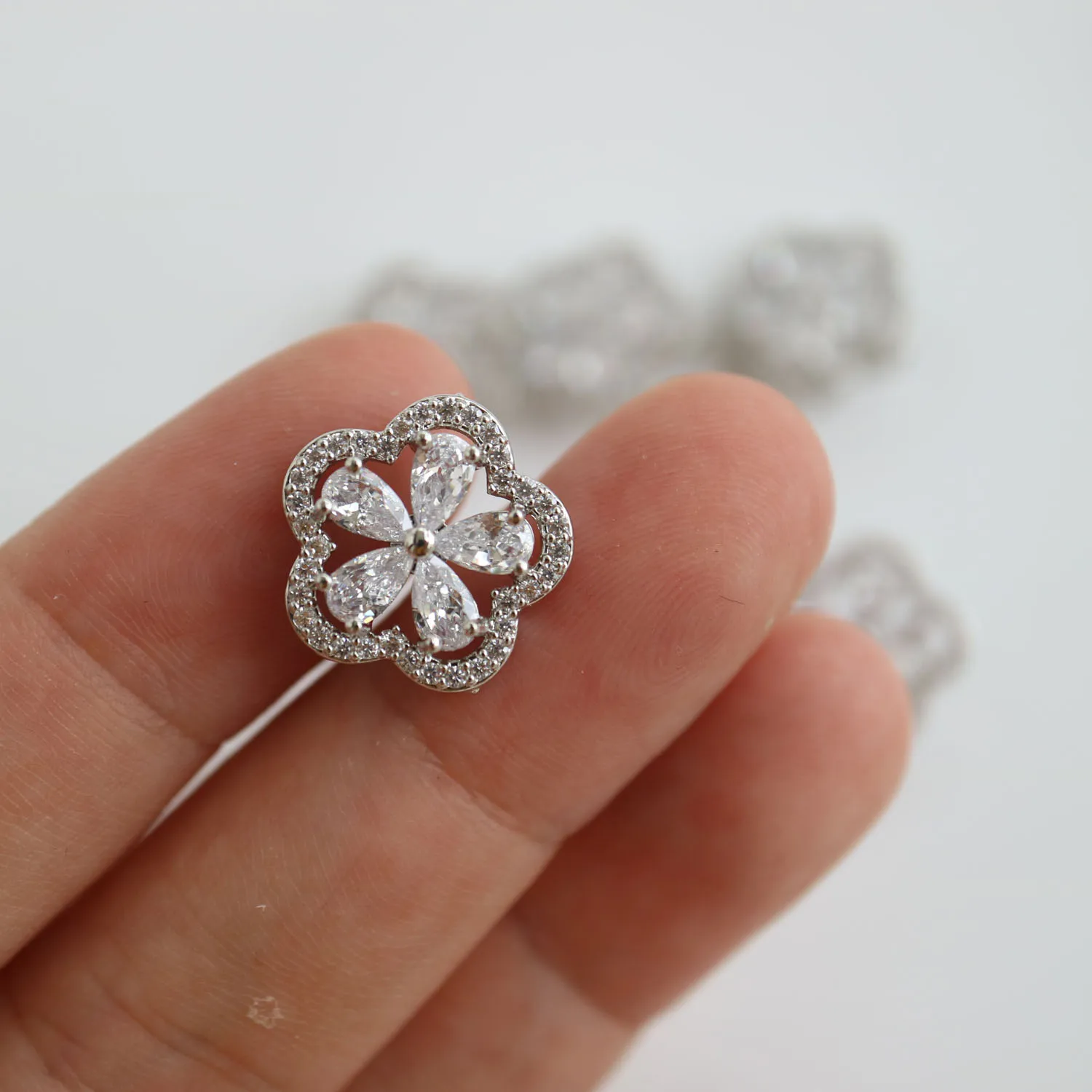 5 Stück/Set Luxus-Kristall-Blumenknöpfe Kubische Zirkonia-Knöpfe für Hemden Dekorative CZ-Knöpfe zum Nähen von Kaschmir-Strickjacken – Detail 15