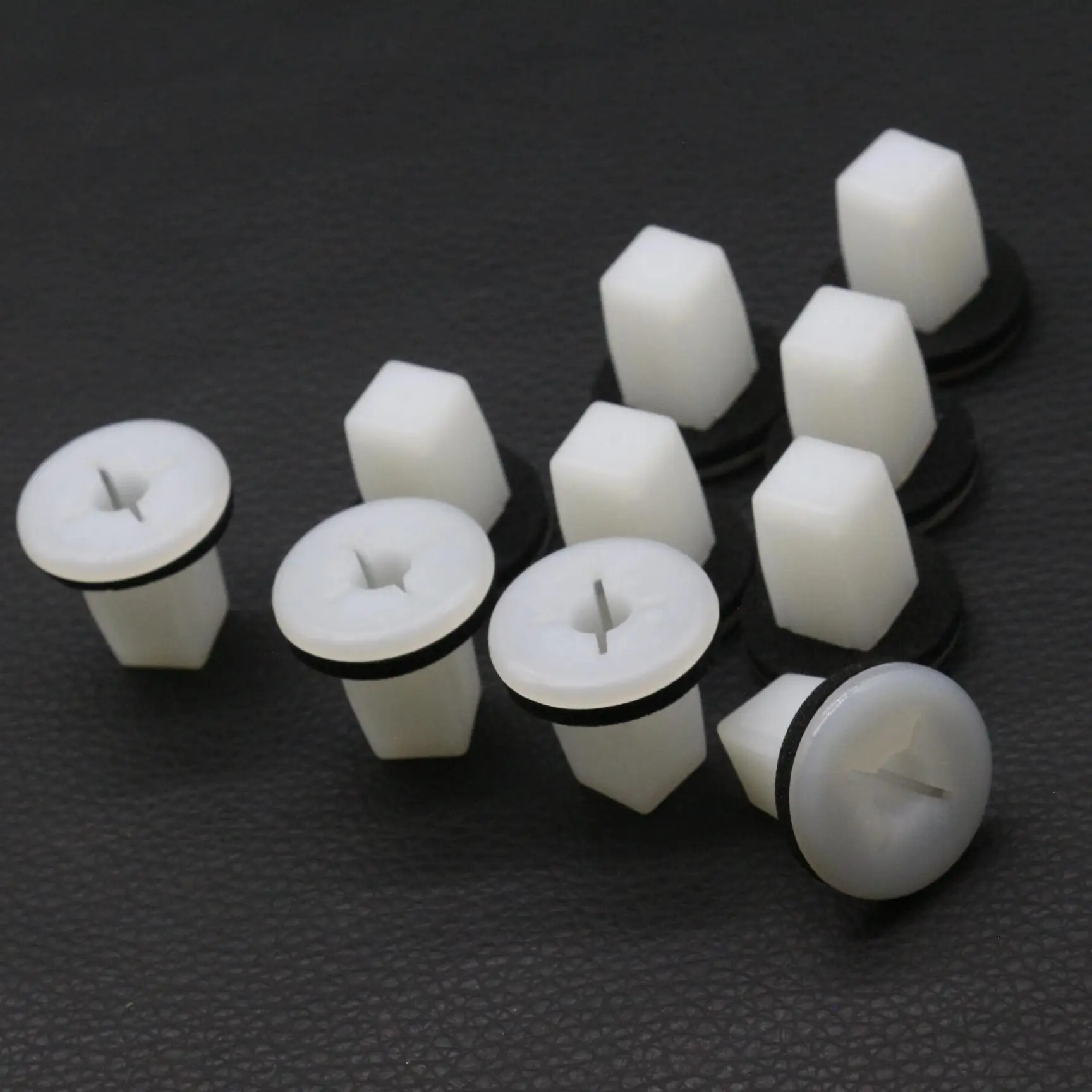 10Pcs Lift Gate Grommet Screw Clips With Sealer For Nissan 200SX Altima Armada Maxima Murano Rogue Versa Sentra Titan 0165100491