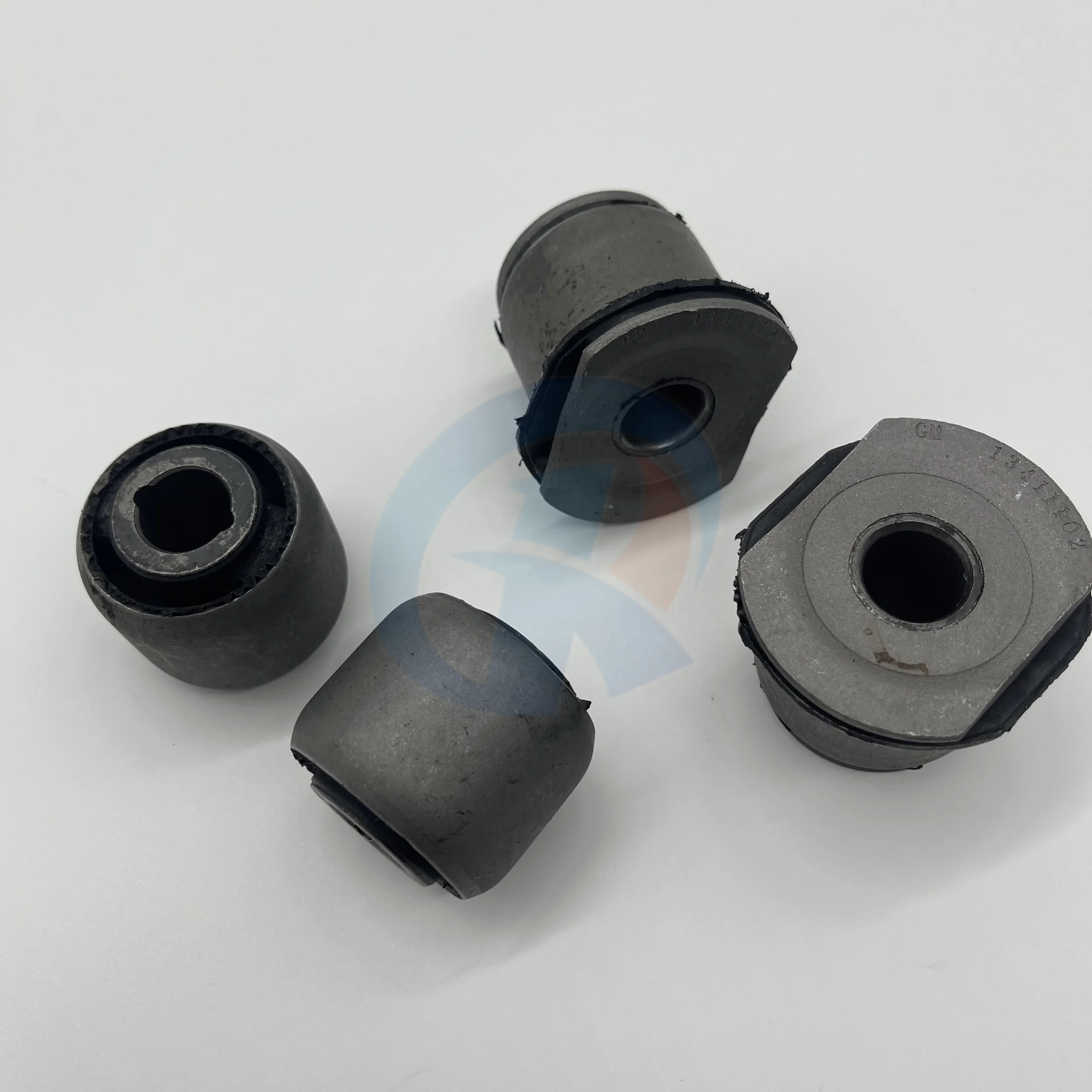 Suitable for Cadillac XTS front lower control arm bushing front claw rubber sleeve 23189139 13411102