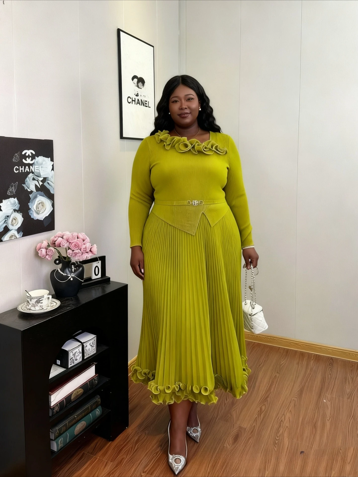 ミヤケ風 クシャクシャした裾のゆったりとしたワンピース 気品漂う エレガント スリムフィット ミディアム丈 レディースワンピース