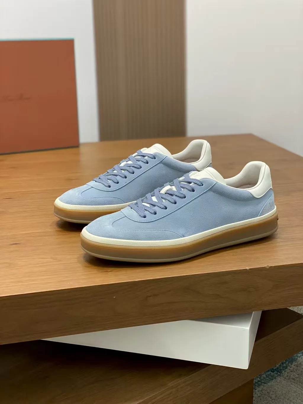 

2026 Designer Retro Trainers: Genuine Soft Leather, Flat Sole (Spring & Autumn)
