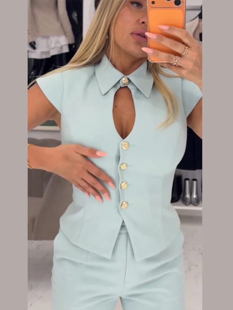 Neue Sets: Sexy, schmal geschnittene Oberteile mit Revers, Cape-Ärmeln und Cut-Outs sowie einreihige, taillierte Hosen für Damen – Detail 12