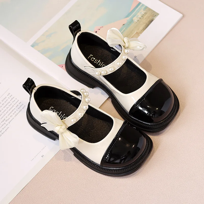 Spring Leather Shoe New Fashion Versatile Girl Shoe Comfort Soft Non Slip Exquisite Princess Shoes Elegant Flat Child Sandals