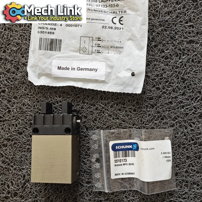 Germany SCHUNK MPG 32/40 Pneumatic Parallel Gripper 0301469 IN5/S-M8 Sensor New Original Bargaining Price
