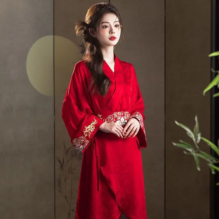 

Red Morning Robe Traditional Chinese Embroidery Wedding Dress Red Pajamas National Style Wedding Dress Improved Qipao