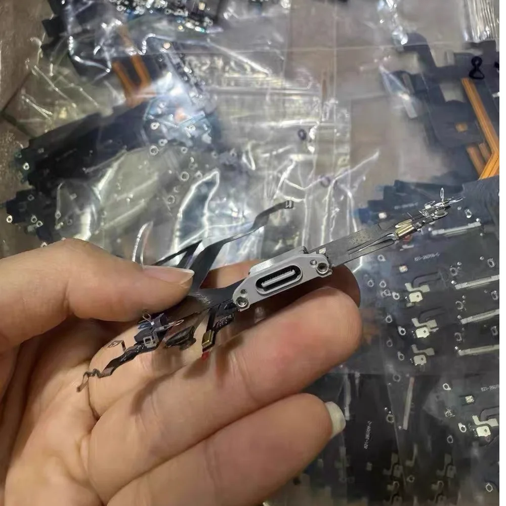 Ipex Connector - Charging Port Flex for iphone 14promax
