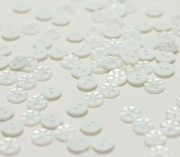 10pcs/LotSize:11mm Flower shape two eyes resin Buttons fashion Button Knitted cardigan shirt Accessories Sewing(KK-4064)