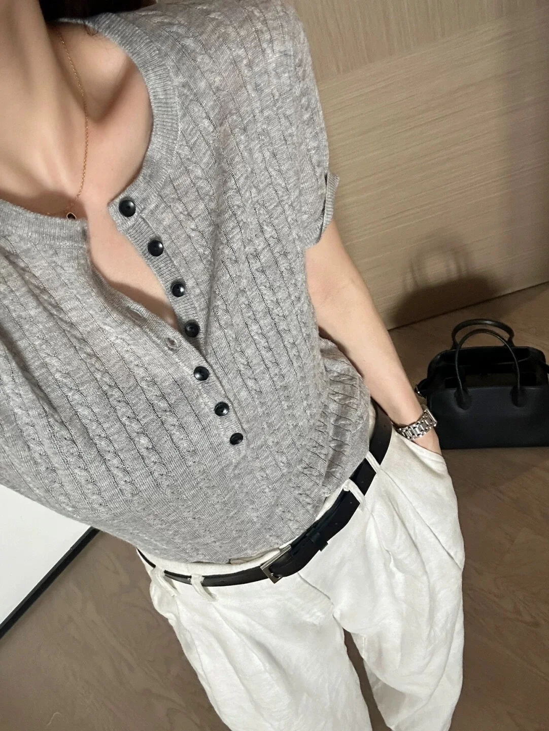 

Elegant round Neck Button Knitted Top Women's Short Sleeve Slim Fit Commute Shirt Spring Summer New Style Silk Blend Knitwear