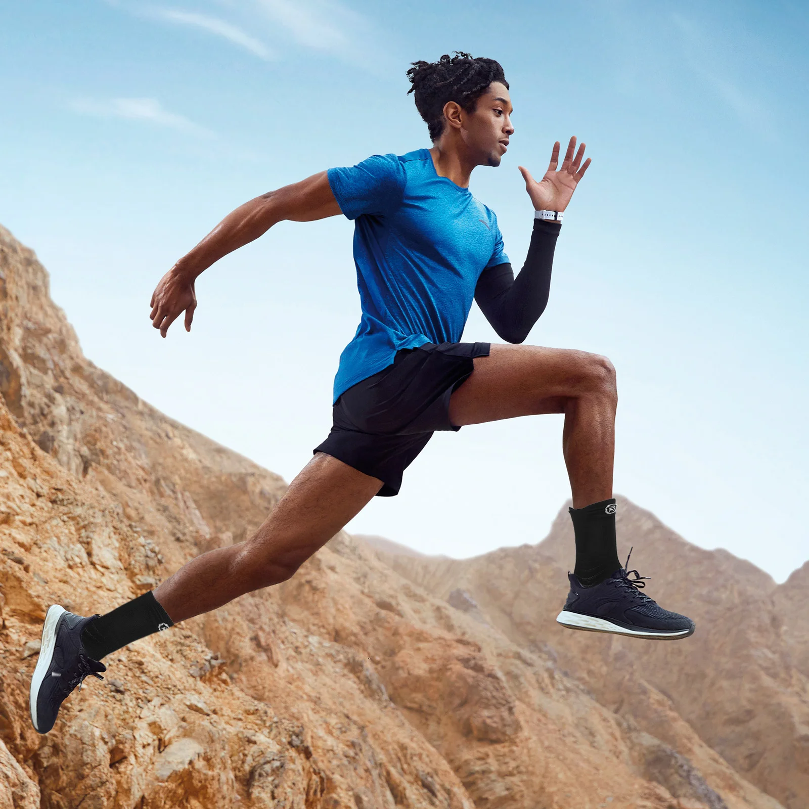 Рисунок 5 - 2 пары дышащих спортивных носков до середины икры