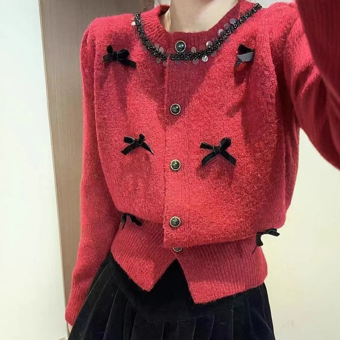 

Retro Round Neck Butterfly Knot Nail Bead Sweater Women's Autumn and Winter New Style Gentle and Sweet Top Knitted Sweater