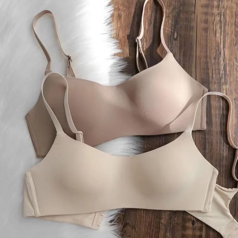 ملابس داخلية يابانية بدون أثر للنساء ذات صدر صغير مجمعة حمالات صدر رفيعة مع قطعة واحدة مضادة للترهل ولا تحتوي على حلقة فولاذية