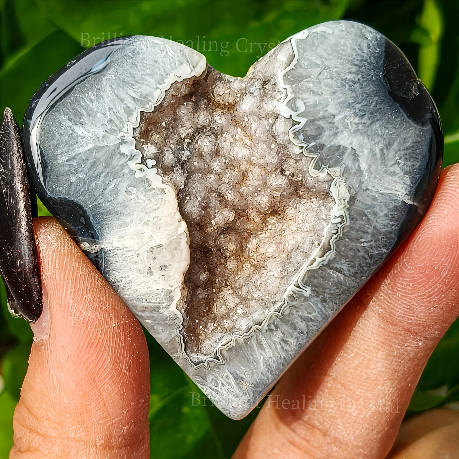 

1pc Rare Sparkling Black Agate Crystal Heart-Shaped Carving, Ideal for Home Decor & Unique Holidays Gift, Crystal Collectors