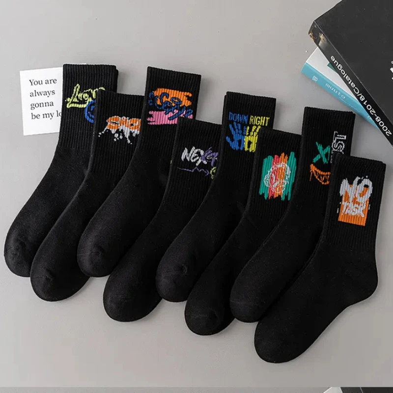 10 Pairs of High-Quality Fashionable Couple Sports Socks With Rich Graffiti Patterns Soft and Comfortable Men\'s Plus Size Socks