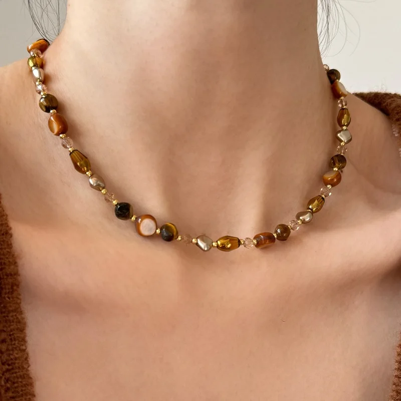 Collana girocollo in pietra occhio di tigre naturale marrone vintage per donna 2025 Nuovo regalo di gioielli con collana a catena di perline fatta a mano alla moda